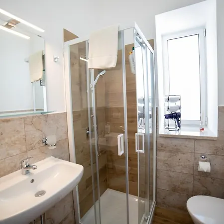 Le Tre Piazze Apartment *