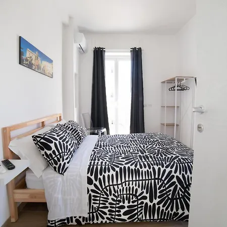 Le Tre Piazze Apartment *